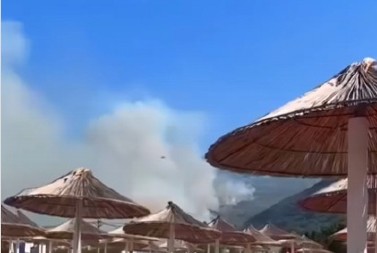 "MISLILE SMO DA JE KRAJ, RUKE SU MI SE TRESLE DOK SAM VOZILA" Srpkinje se našle u grotlu požara kod Čanja (FOTO/VIDEO)