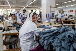 NE POMAŽU VAM NI PARE, NI BOGATSTVO Zemlja u kojoj žive samo oni koji moraju, ali bukvalno