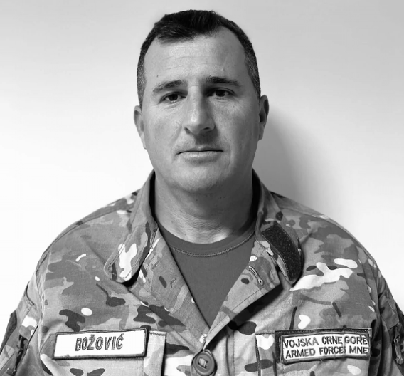 OVO JE VOJNIK KOJI JE POGINUO TOKOM GAŠENJA POŽARA U CRNOJ GORI Četvoro dece ostalo bez tate