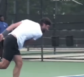 POMRAČENJE UMA Pobedio, a onda izveo najbizarniju proslavu ikada (VIDEO)