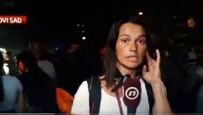 "MIRNO RAZBIJAJU PROSTORIJE SNS" Sanja Eker, sinonim za "objektivno novinarstvo" Nove S je novi kandidat za Pulicera!