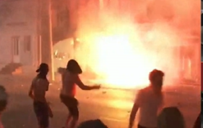 TERORISTIČKA N1 JAVLJA: Blokaderi napali pirotehničkim sredstvima nezaštićene inspektore u civilu, hteli da ih zapale žive!