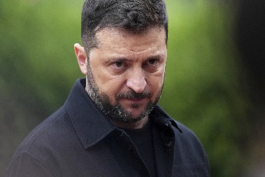 "TO JE IZMEĐU MENE I PUTINA" Zelenski progovorio o razmeni teritorija!