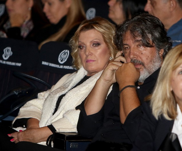 URLA NASRED ULICE, ISPLIVAO SNIMAK ŽESTOKE SVAĐE! Snežana Đurišić van sebe zbog partnera: "Gubi se iz mog života, hoću da se pokupiš i nestaneš!"