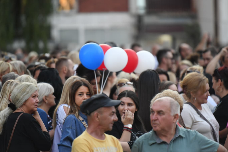 NI ORGANIZATORI, NI PRISUTNI NISU VEROVALI KOLIKO SE GRAĐANA OKUPILO NA NA SKUPU PROTIV BLOKADA: Evo šta kažu najnovije informacije iz BIA i MUP-a!