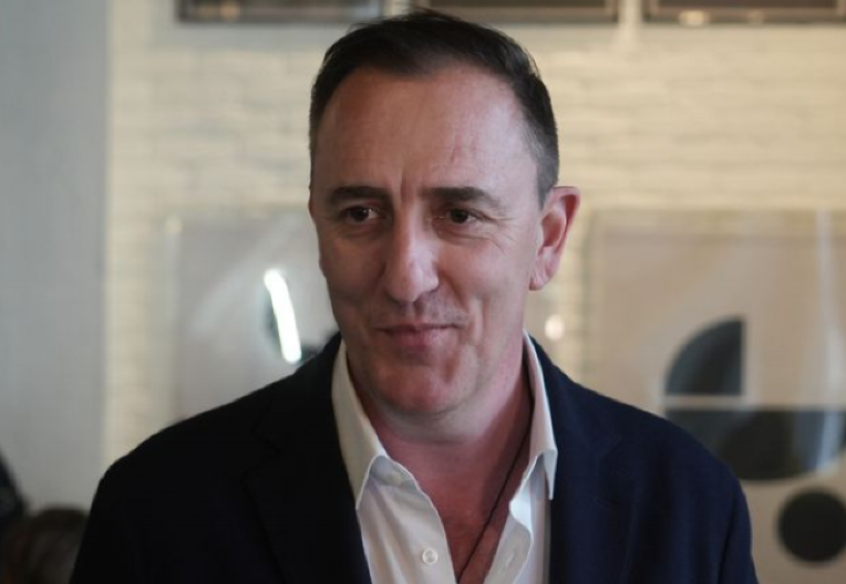 SERGEJ ĆETKOVIĆ PREVAREN Pevač saznao sve preko društvenih mreža