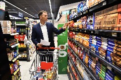 SINIŠA MALI OTIŠAO U KUPOVINU: Odabrao artikle iz 23 kategorije čije će cene biti ograničene - evo koliko je izašao račun