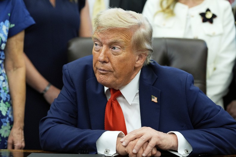 ŽIVEO DRUG DONALD! Tramp postaje socijalista? Republikanci u šoku zbog neočekivanog poteza