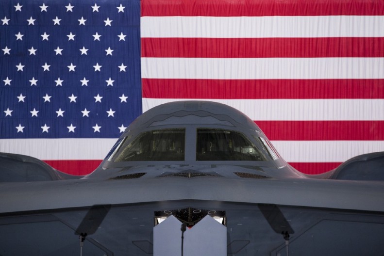 KONTROLORI LETA ZAMALO UBILI STOTINE LJUDI! Bombarder jedva izbegao sudar sa putničkim avionom