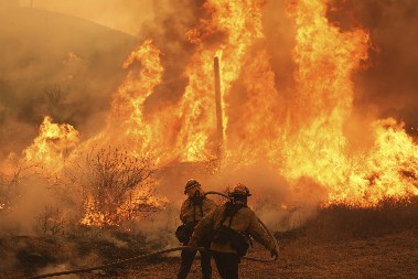 PAKAO U UŽICU! Vatrena stihija progutala dom, stanovnici u šoku (FOTO)