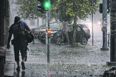 DANAS JE BIO POSLEDNJI VRELI DAN U SRBIJI! Evo šta nas čeka u SEPTEMBRU, kada vadimo zimsku garderobu?