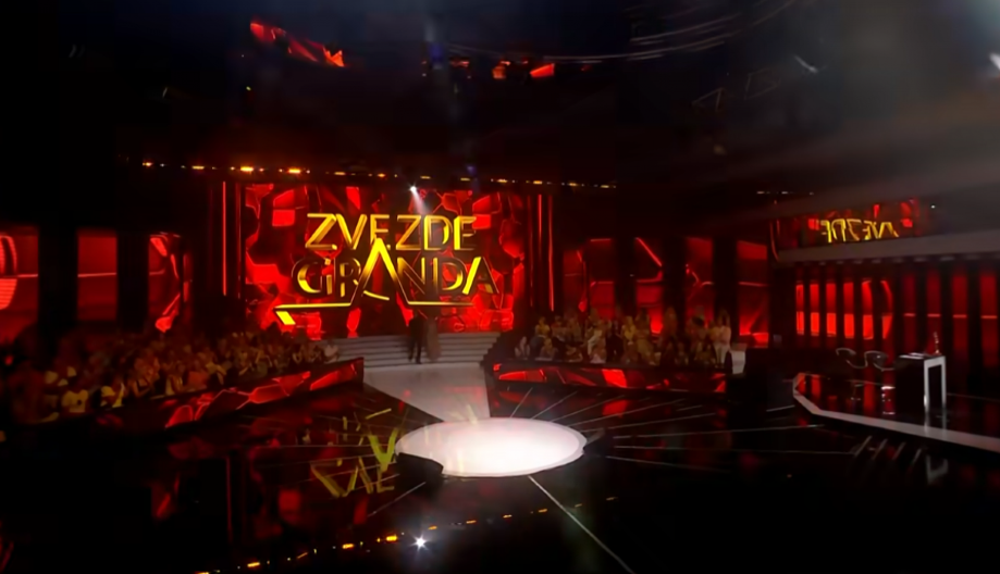 EVO KO MENJA POKOJNOG SAŠU POPOVIĆA Seo u njegovu fotelju odmah na prvom snimanju "Zvezda Granda"