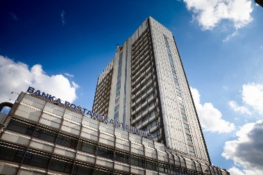 ZA MANJE OD DVA DANA REALIZOVANA 203 KREDITA Navala kredita na Banku Poštanska štedionica posle smanjenja kamata