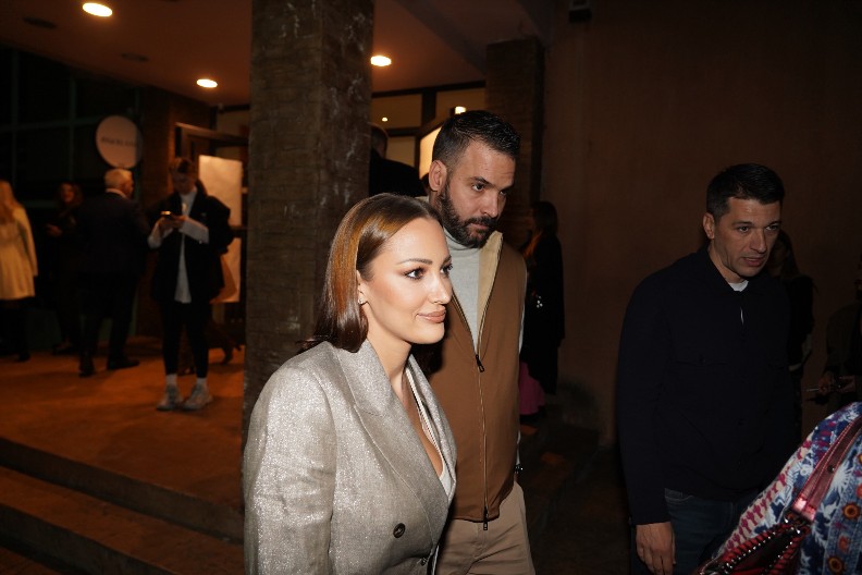 OGLASILA SE MAJKA FILIPA ŽIVOJINOVIĆA Ponosna baka Zorica pokazala kakva je devojčica, sreću ne krije zbog snaje i sina