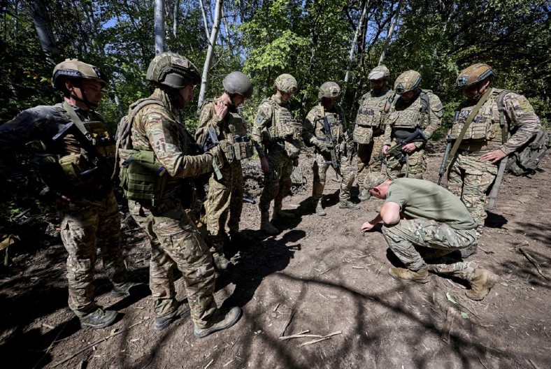 SIRSKI POSLAO VOJNIKE NA KLANJE! Otkrivena istina o ukrajinskoj "ČETI SMRTI"