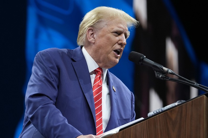 ZVANIČNO JE, TRAMP STAVIO POTPIS Od danas više ništa nije isto