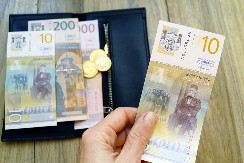 NAPRAVITE TROUGAO OD 10 DINARA Ispoštujte ova stara verovanja o novcu i celog života ćete ga gomilati