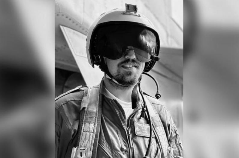 "VEČNO SEĆANJE HEROJU" Poginuo ukrajinski pilot, upravljao Su-27 pa stradao kod Zaporožja! (FOTO)