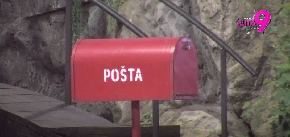 "ODUZIMANJE TROMESEČNOG HONORARA" Elita je tek počela, a produkcija hitno poslala pismo u Belu kuću