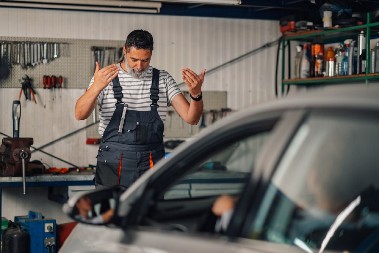 ‘DONESI SVOJE DELOVE’ Servis ili bezobrazluk? Vlasnik auta otkrio kako mehaničari zarađuju stotine evra na rutinskom poslu