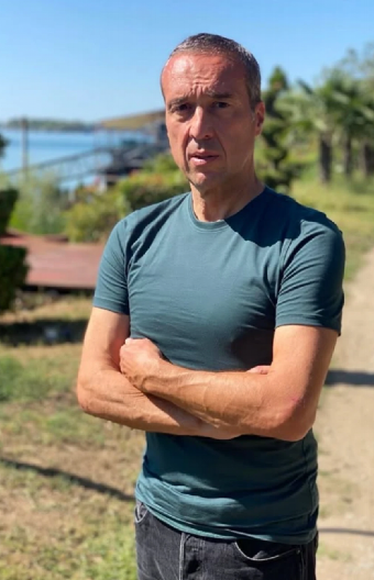 "NIJE NI U IZGLEDU, NI U GODINAMA" Mladen Mijatović ima novu devojku, a sada otkrio: "Magija je u..."