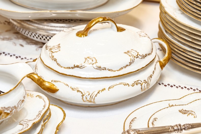 BAKIN SET ŠOLJICA MOŽE VAS OBOGATITI! Skriveno bogatstvo u svakoj kući: Proverite porcelan, možda vredi stotine hiljada evra!