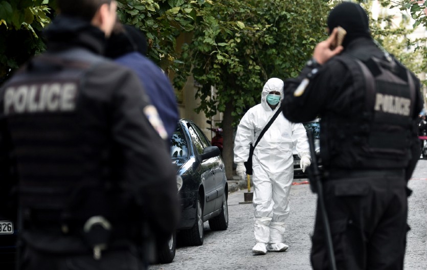 POLICIJA ZATEKLA TELO ŽENE NAKON JEZIVOG POZIVA: Brat plastičnom kesom udavio sestru i priznao zločin policiji