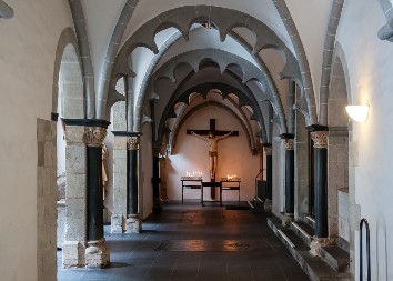 POLJSKI PREDSEDNIK DOŽIVEO ČUDAN INCIDENT U KATOLIČKOJ CRKVI Otkriveno šta se desilo tokom mise u Dojlstaunu