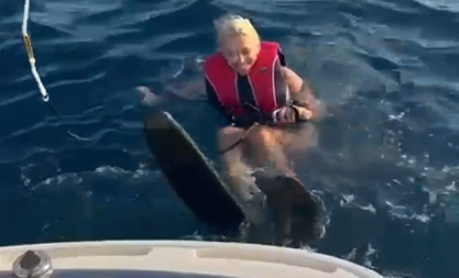 VODITELJKA PRVE DOŽIVELA NEZGODU! Hitno hospitalizovana, lekar loše procenio povredu, naređeno joj strogo mirovanje (FOTO)