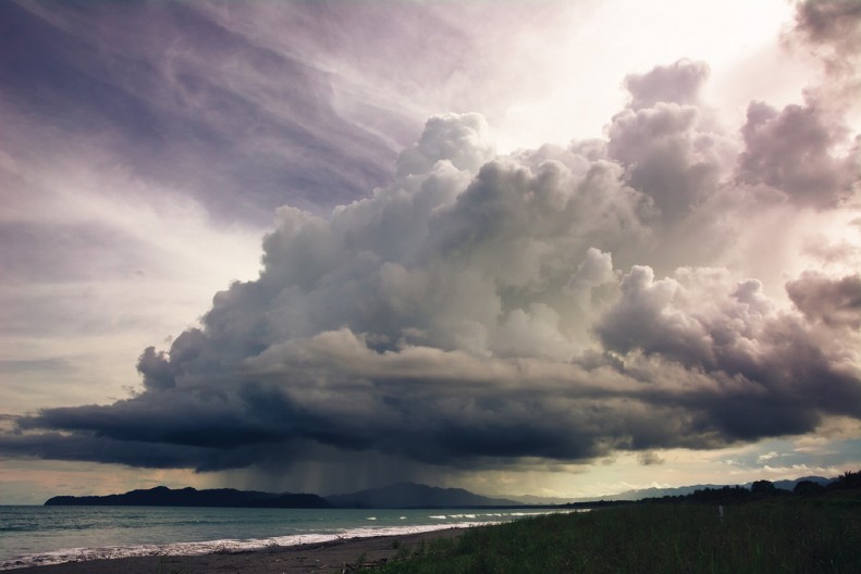VETROVI "KIDAJU" PREKO 100 KILOMETARA NA ČAS Razorna oluja nosi sve pred sobom, broje se mrtvi (FOTO/VIDEO)