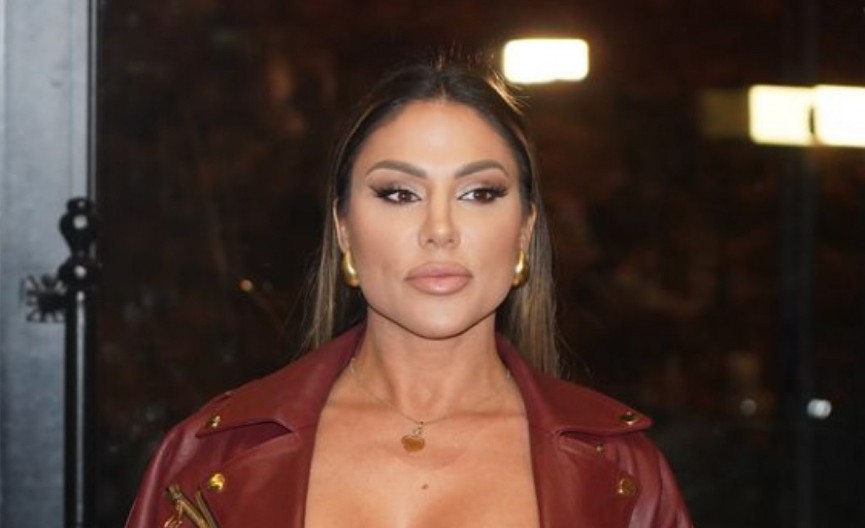 "OŠIŠAO ME JE NA ĆELAVO, PA PREVARIO ZA NOVAC" Sandra Afrika progovorila o bolnom odnosu s ocem