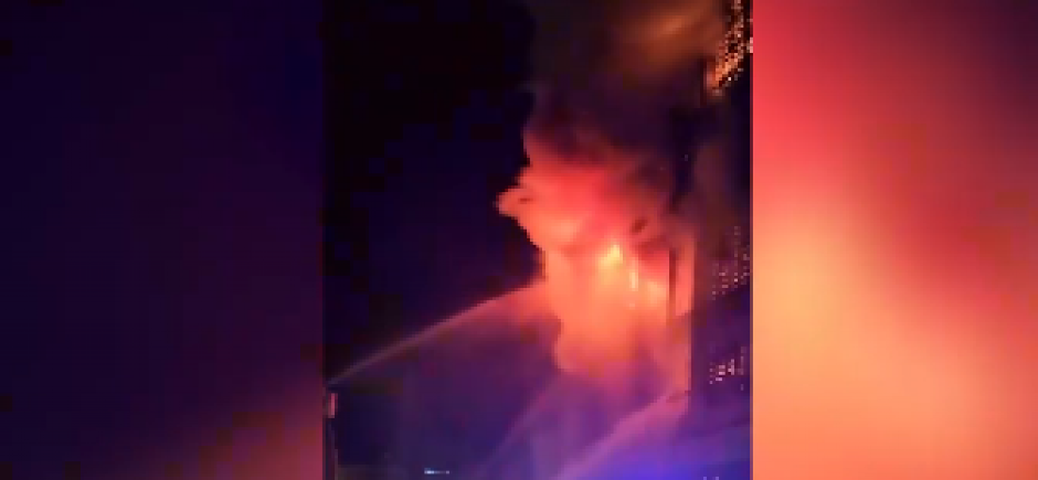 OGROMAN POŽAR U BEOGRADU, ČUJU SE DETONACIJE Vatrogasne ekipe na licu mesta