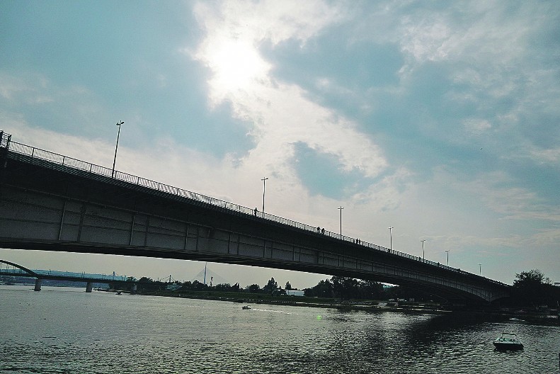 ZABORAVLJENA ISTORIJA BEOGRADA: Trolejbusi koji su prelazili Brankov most (FOTO)