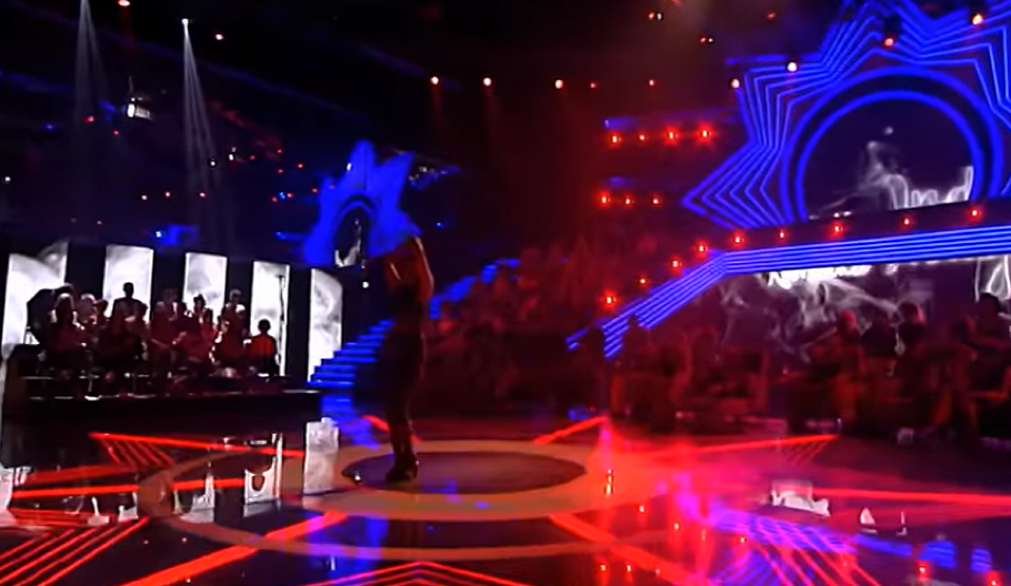 STRAŠNO IZVREĐALA LJUDE SA POSEBNIM POTREBAMA! Pevačica besna spomenula i decu: "Kupite kondome, nesposobni ste!"