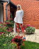 U OVOJ KUĆI NA BEŽANIJI ŽIVI GOCA LAZAREVIĆ! Evo zašto pevačica često upozorava decu: ''Blizu je groblje'' (FOTO)