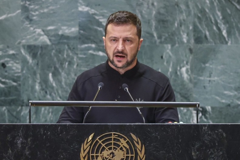 ZELENSKI PRIGRABIO SVU VLAST Zapadne diplomate priznaju bolnu istinu