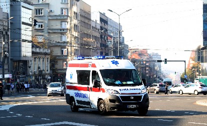 TEŠKA NESREĆA KOD BEOGRADSKOG SAJMA Žena (34) zadobila teške povrede, u udesu povređene još dve osobe