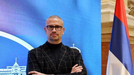 KARADŽIĆ PODSETIO NA OBJAVU IZ 2019! ''Srbija i srpski narod su blagosloveni Aleksandrovim vođstvom''