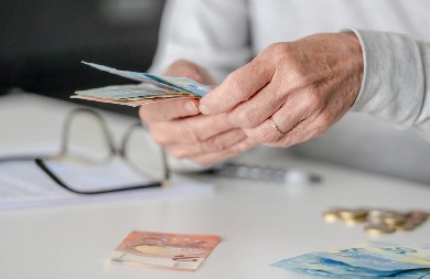 Loša vest za Nemce: Sprema se velika promena za penzionere, nikom se neće svideti