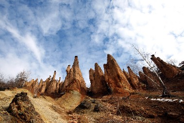OVO SIGURNO NISTE ZNALI O ĐAVOLJOJ VAROŠI Jedna stvar pravi jeziv prizor