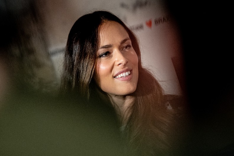 SLAVLJE U PORODIČNOM DOMU ANE IVANOVIĆ Bivša teniserka se oglasila, ne skida osmeh sa lica!