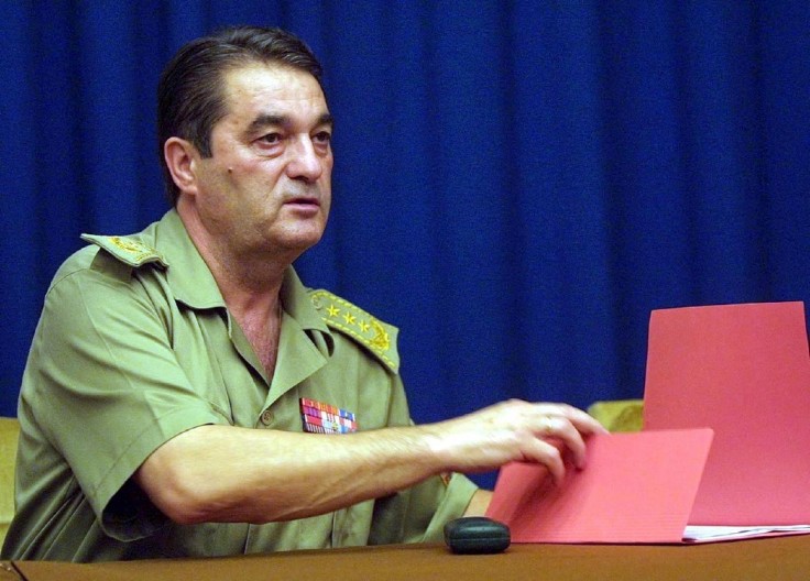 RAZVELI SE PO HITNOM POSTUPKU, UZELA MU 3 STANA Nebojša Pavković je bio u braku sa ovom voditeljkom, zbog nje je bio na meti osude