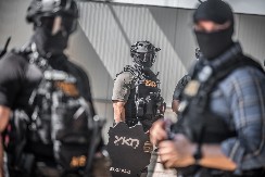 HISTERISALA I TRAŽILA PRAVNI OSNOV ZA POSTUPANJE Pomoriški se vratila sa puta ka Kopaoniku nakon upada UKP u tužilaštvo