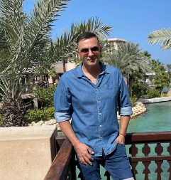 VODITELJ GRANDA HITNO PRODAJE SVU IMOVINU! Saopštio šok odluku, odlazi iz Srbije!