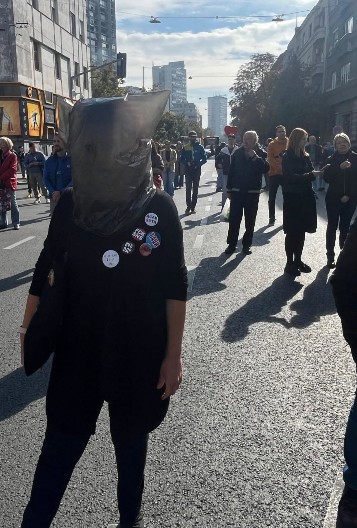ONI KOJI MESECIMA PROTESTUJU NAVODNO ZBOG ŽRTAVA POKAZALI DA NEMAJU NI TRUNKE EMPATIJE Evo čemu se blokaderi raduju