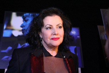 "NISAM IŠLA U ŠKOLU JER SE MOJA MAJKA SKIDALA GOLA" Ćerka naše legendarne glumice šokirala priznanjem, prolazila kroz pakao