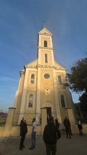 NIŠTA IM NIJE SVETO Ukrali zvona sa crkve na jugu Srbije, policija traga za tri muškarca