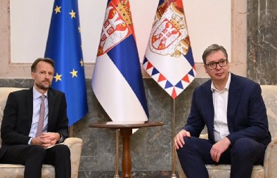 VUČIĆ SE SASTAO SA AMBASADOROM EVROPSKE UNIJE Srbija ostaje odgovoran i pouzdan partner, posvećena miru, stabilnosti i prosperitetu