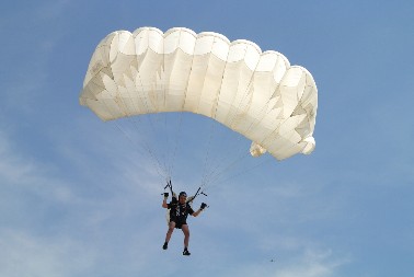 I DALJE U TEŠKOM STANJU POSLE SKOKA IZ AVIONA Dve padobranske nesreće u nešto više od deset dana
