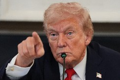 "MOŽEMO DA UNIŠTIMO ZEMLJU 150 PUTA!" Tramp objavio sa čim SAD raspolažu!